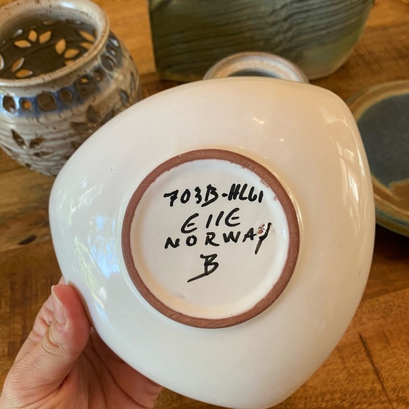 Handmade Norwegian Pottery Bowl - Picture 2 of 3